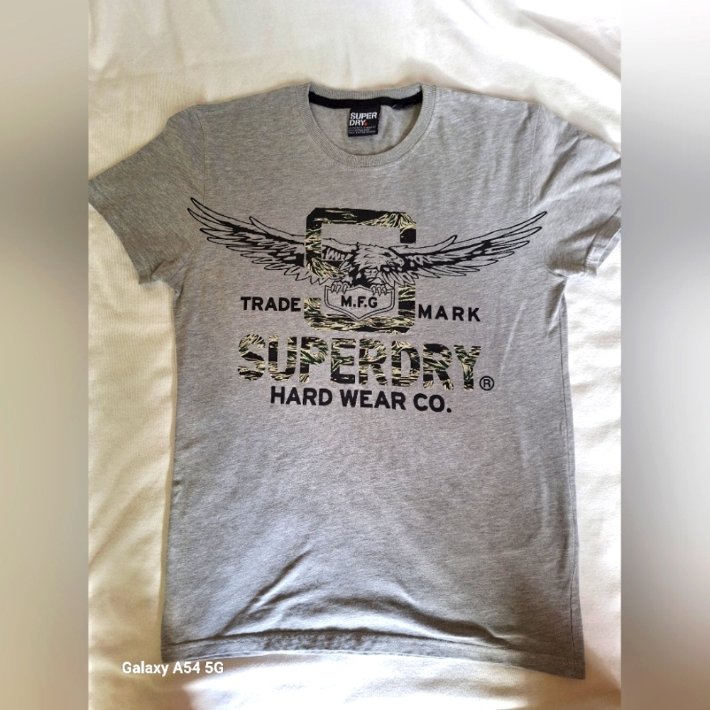 Superdry t shirt Med